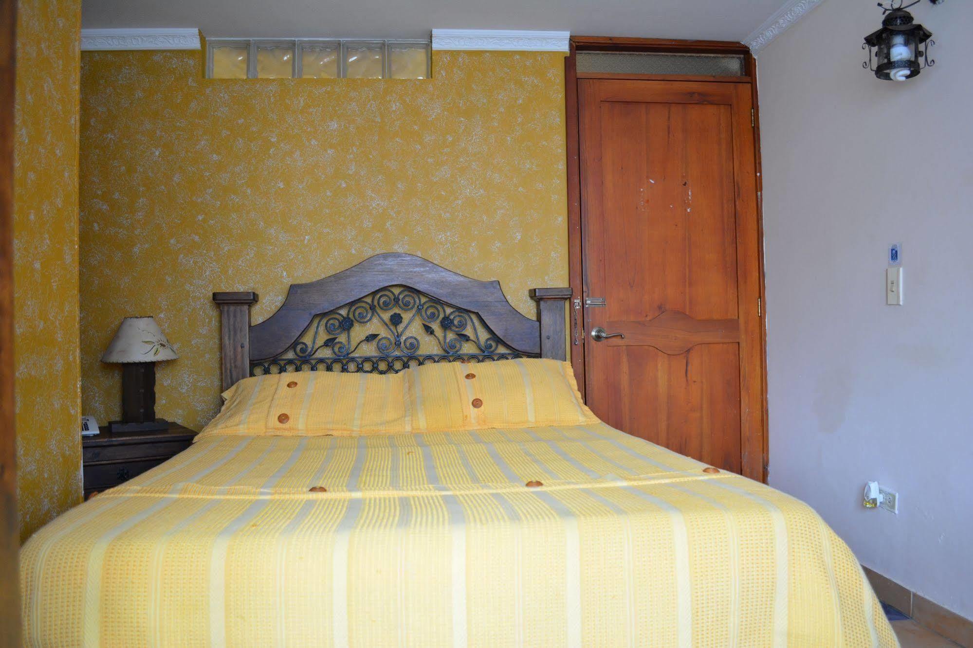 Hotel Casa Colonial Santa Rosa De Cabal Esterno foto